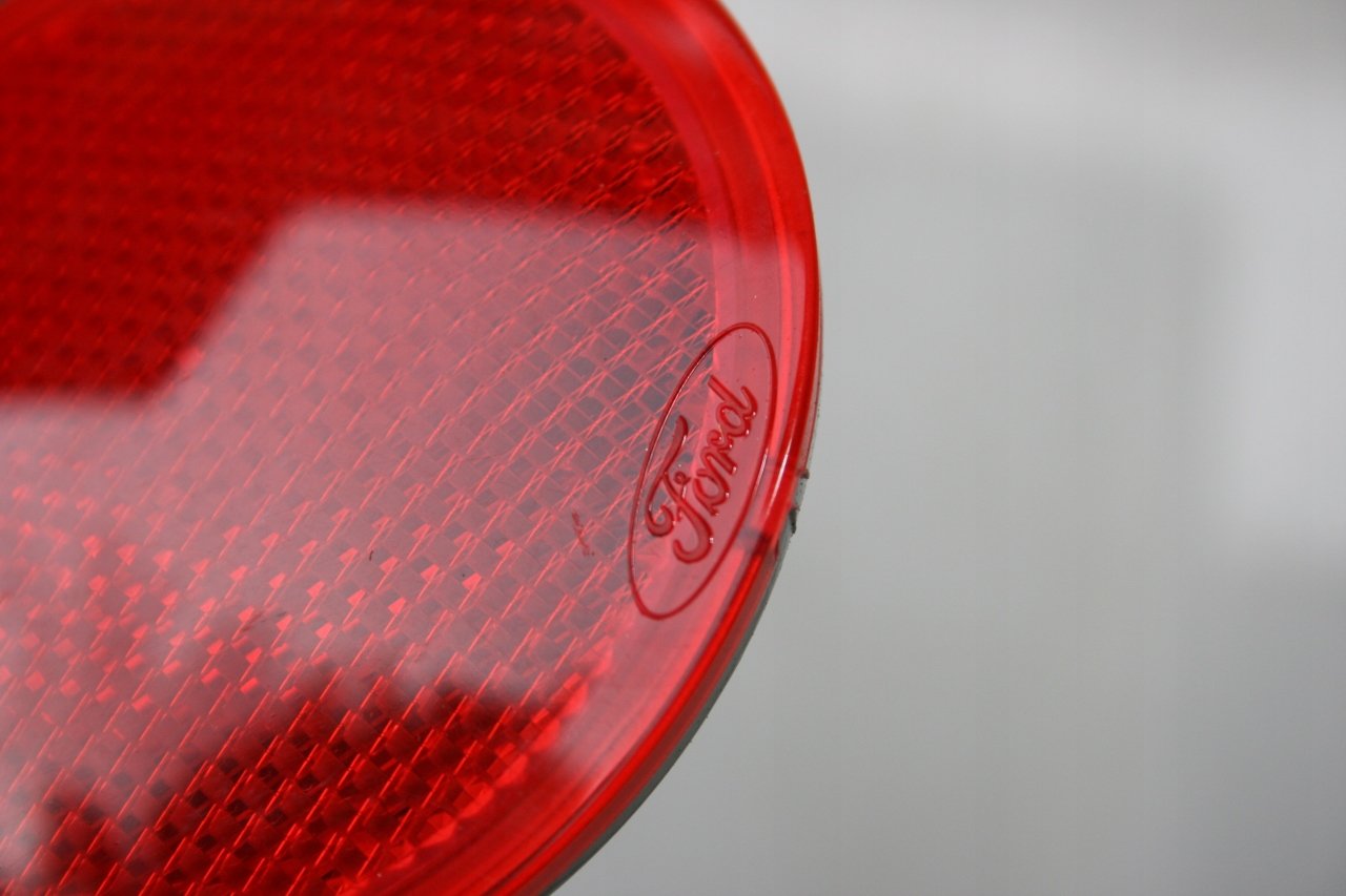 FORD FIESTA ARKA TAMPON KEDİ GÖZÜ SOL 06-08