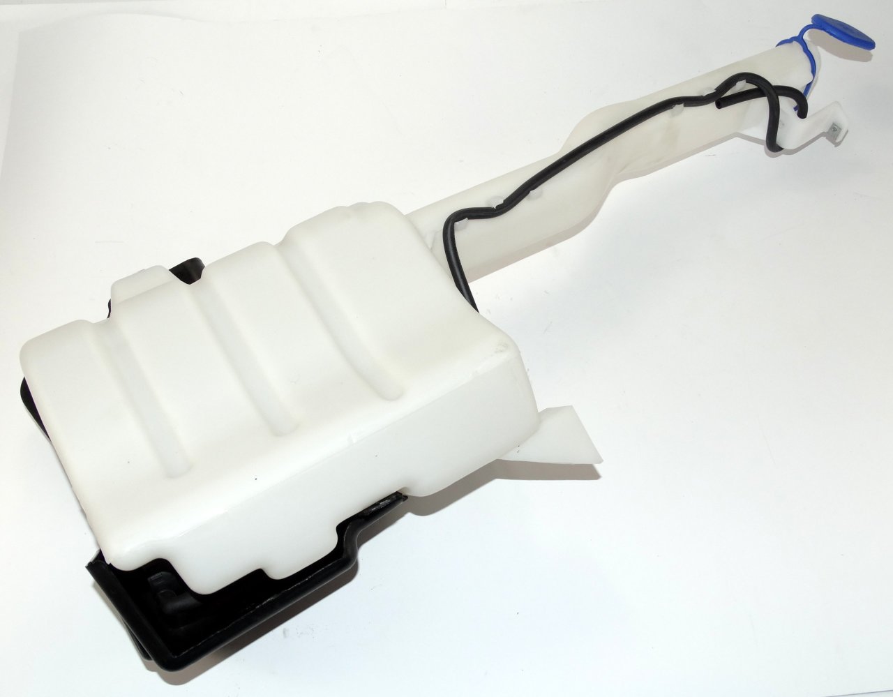 FORD TRANSIT V347 CAM SU DEPOSU ARKA SİLECEK HARİÇ